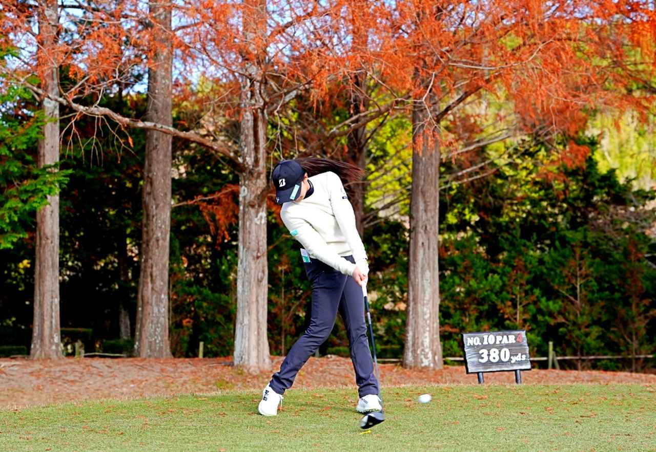 画像 : 7番目の画像 - 【連続写真10枚】伊藤愛華のドライバースウィング正面（撮影/岡沢裕行） - みんなのゴルフダイジェスト