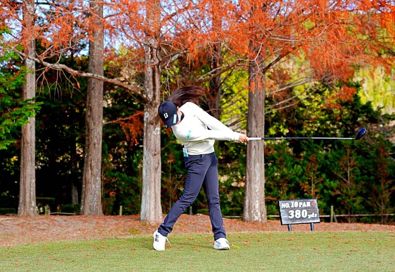 画像 : 8番目の画像 - 【連続写真10枚】伊藤愛華のドライバースウィング正面（撮影/岡沢裕行） - みんなのゴルフダイジェスト