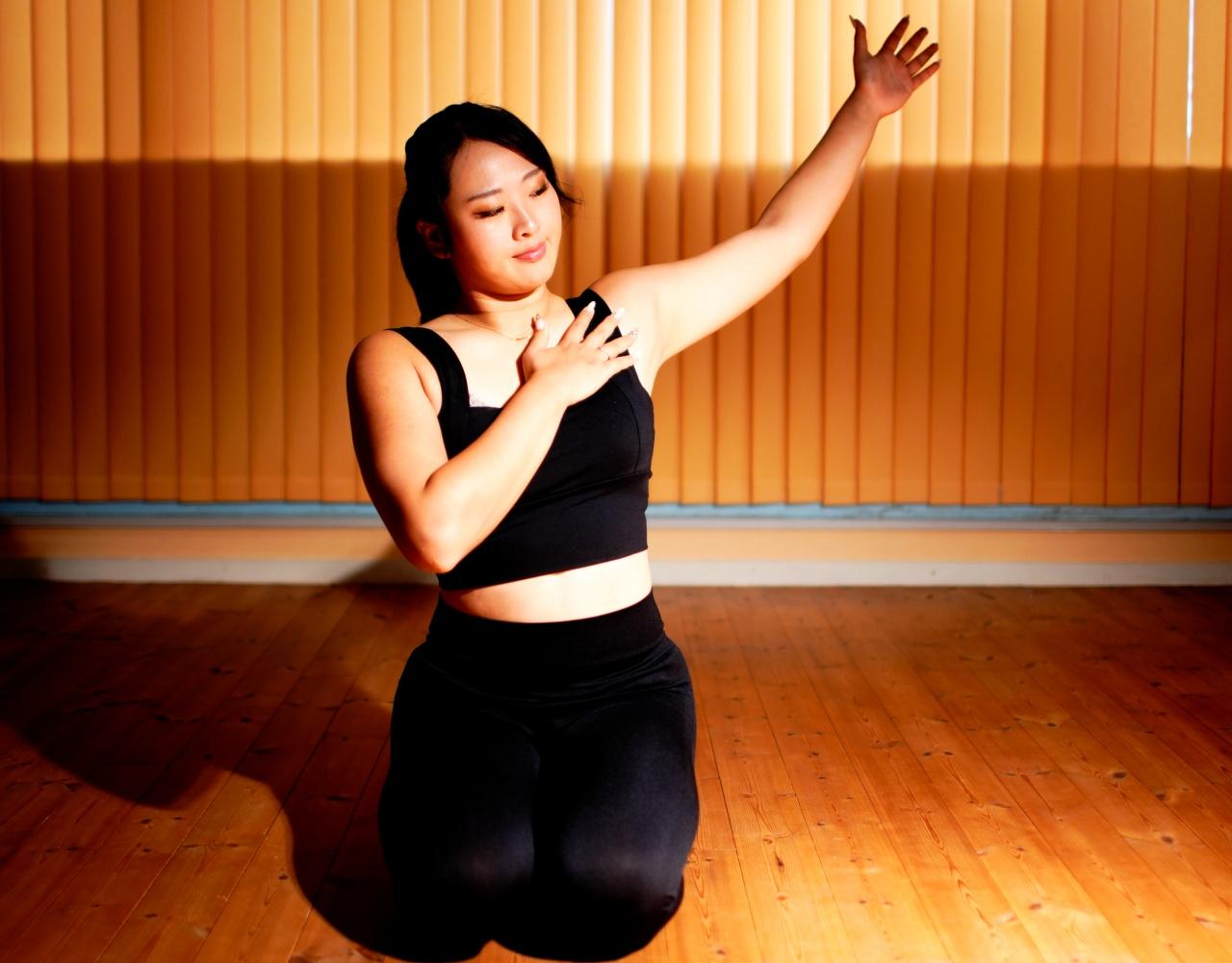 画像: 胸筋が柔らかくなり胸が開くようになるので、スウィングの円弧が大きくなり飛距離アップにつながってくる