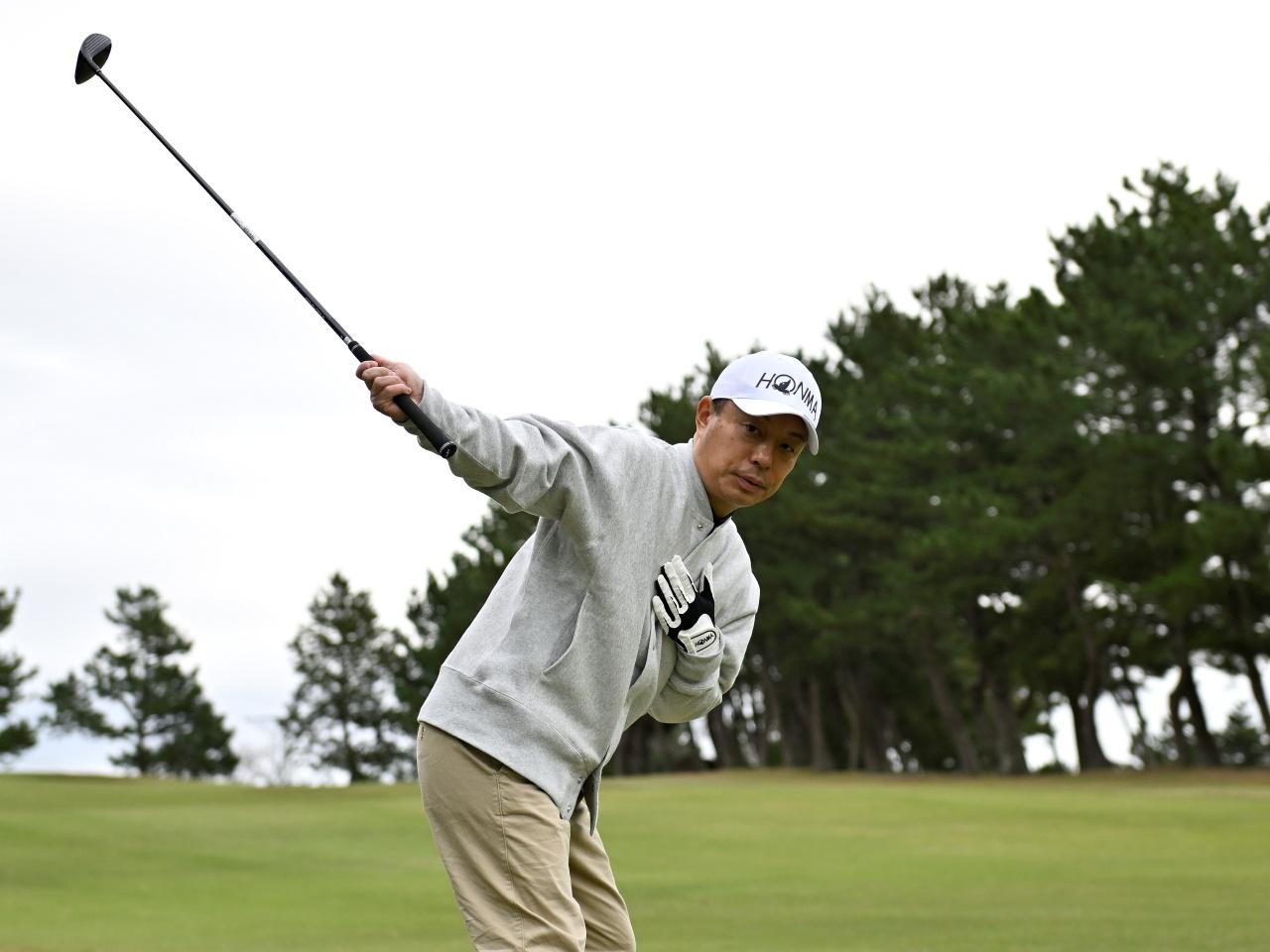 画像: 胸は下を向けておく