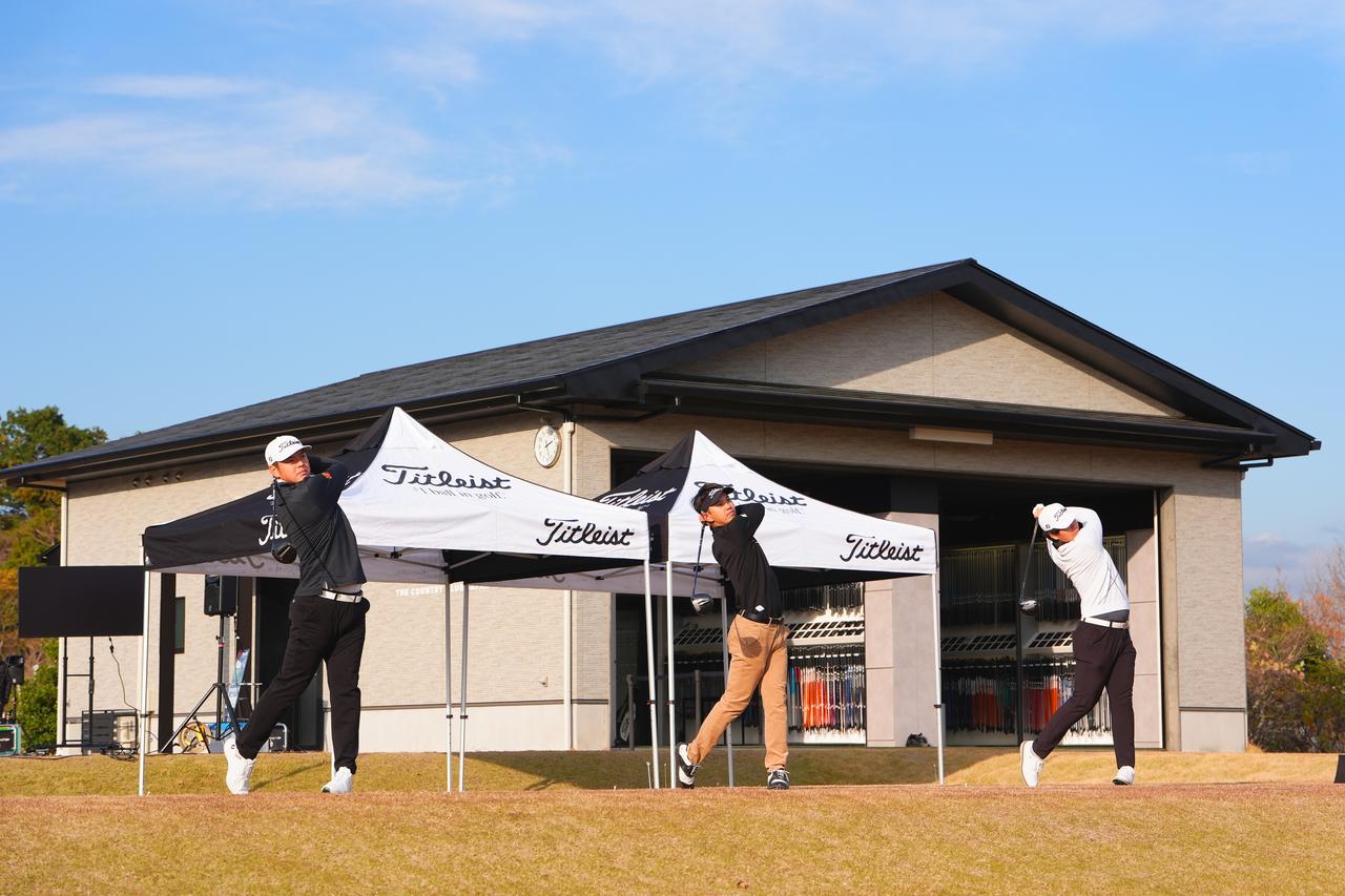 画像: 左から幡地隆寛プロ(プロV1x レフトダッシュ使用)、阿久津未来也プロ(プロV1x使用)、下地秀琉プロ(プロV1使用)