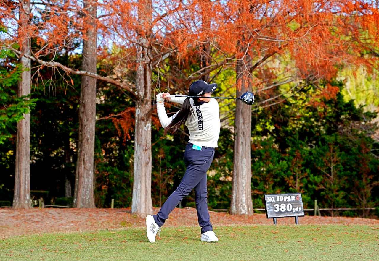 画像 : 13番目の画像 - 【スウィングをチェック】トップ合格伊藤愛華のドライバーショット連続写真 - みんなのゴルフダイジェスト