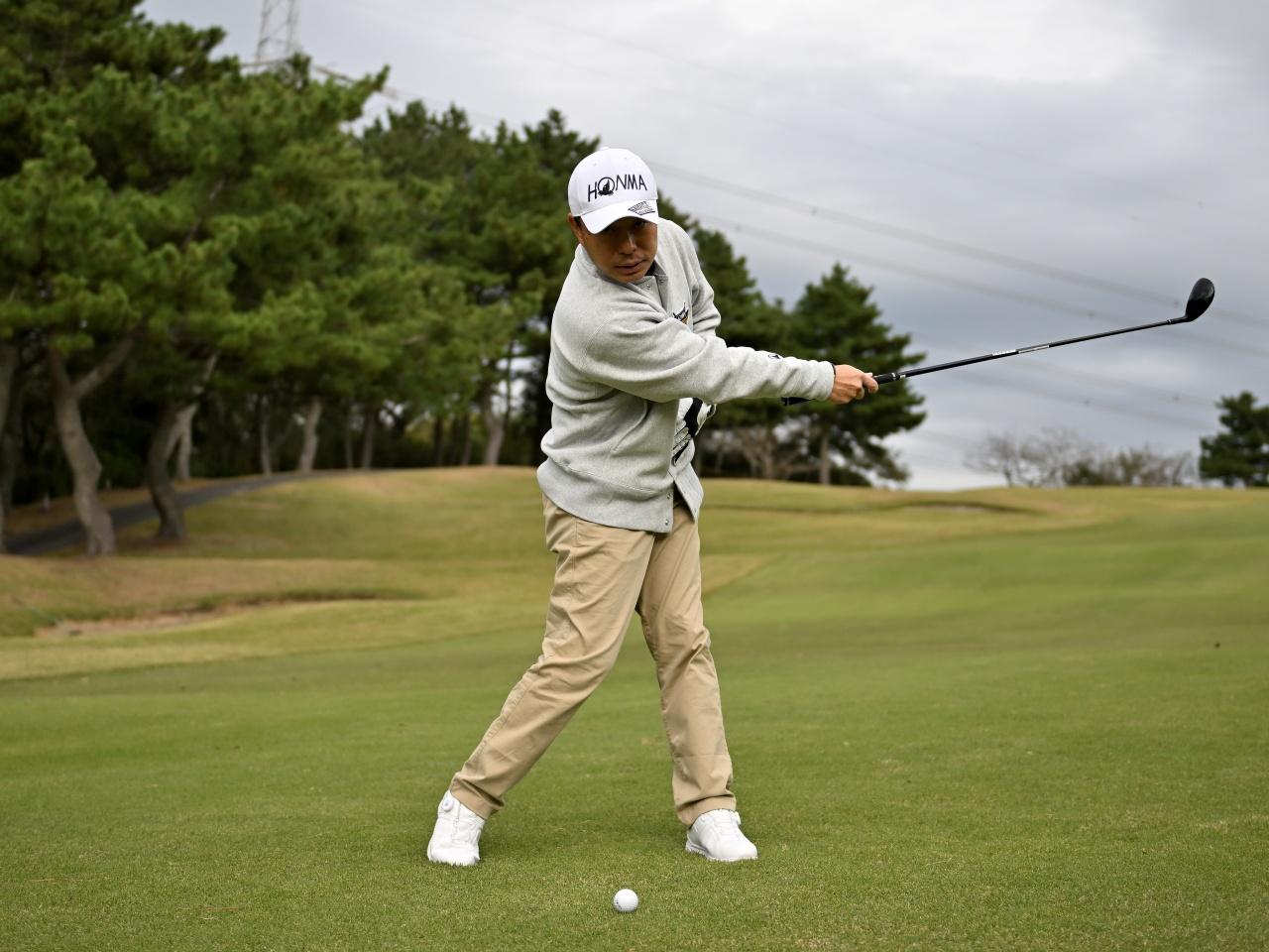 画像: 腹圧をかける