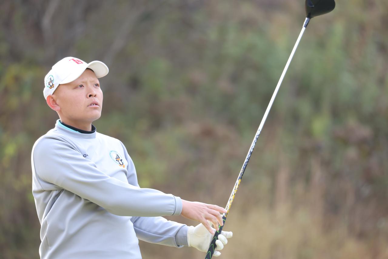 画像: 3日目9アンダー、トータル7アンダーで6位タイの古瀬(提供:JGTO)