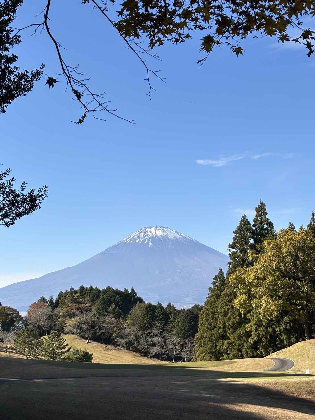 画像: PGM御殿場カントリークラブ、ホール番号不明ですが、富士山が綺麗です