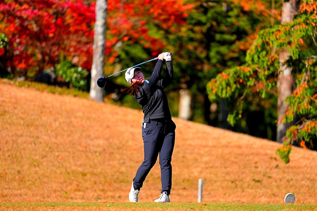 画像 : 14番目の画像 - 【スウィングをチェック】藤本愛菜のドライバーショット（撮影/姉崎正） - みんなのゴルフダイジェスト