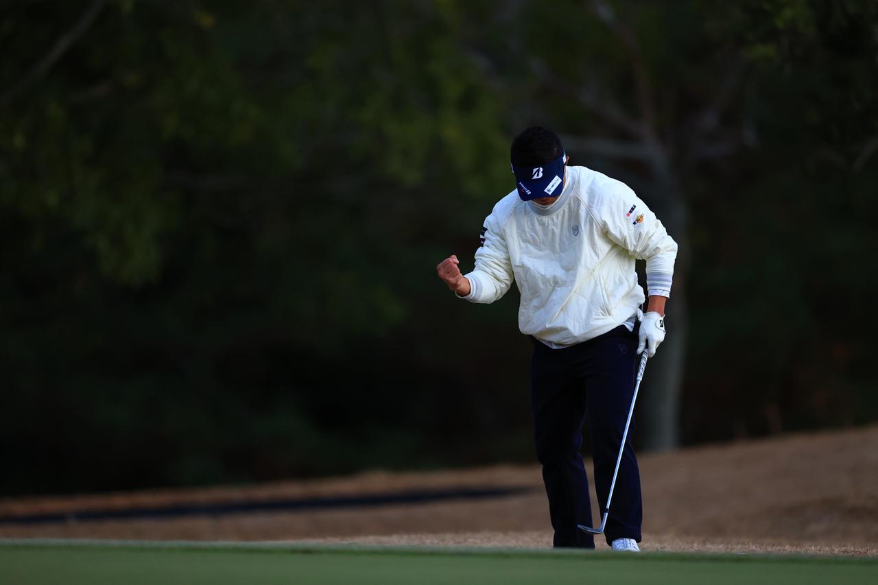 画像 : 26番目の画像 - 【写真で振り返る】片岡大育の1位を決めたチップインバーディ（撮影/大澤進二） - みんなのゴルフダイジェスト