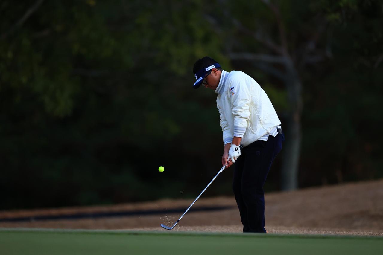 画像 : 2番目の画像 - 【写真で振り返る】片岡大育の1位を決めたチップインバーディ（撮影/大澤進二） - みんなのゴルフダイジェスト