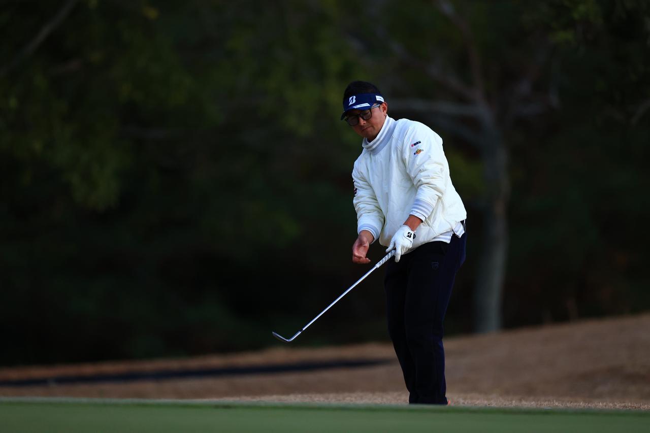 画像 : 19番目の画像 - 【写真で振り返る】片岡大育の1位を決めたチップインバーディ（撮影/大澤進二） - みんなのゴルフダイジェスト