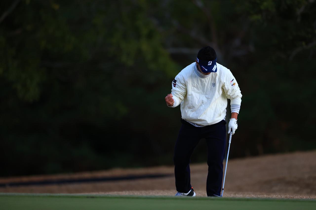 画像 : 32番目の画像 - 【写真で振り返る】片岡大育の1位を決めたチップインバーディ（撮影/大澤進二） - みんなのゴルフダイジェスト