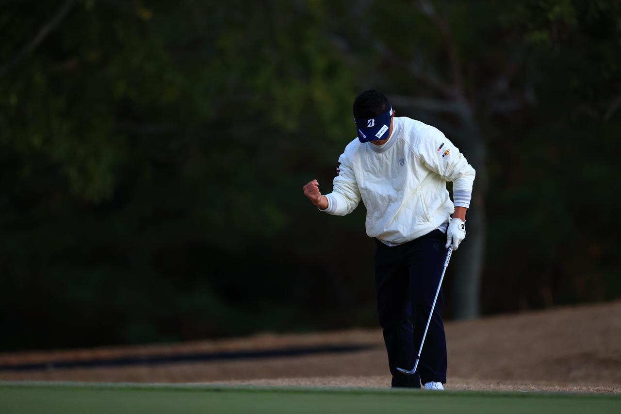 画像 : 25番目の画像 - 【写真で振り返る】片岡大育の1位を決めたチップインバーディ（撮影/大澤進二） - みんなのゴルフダイジェスト