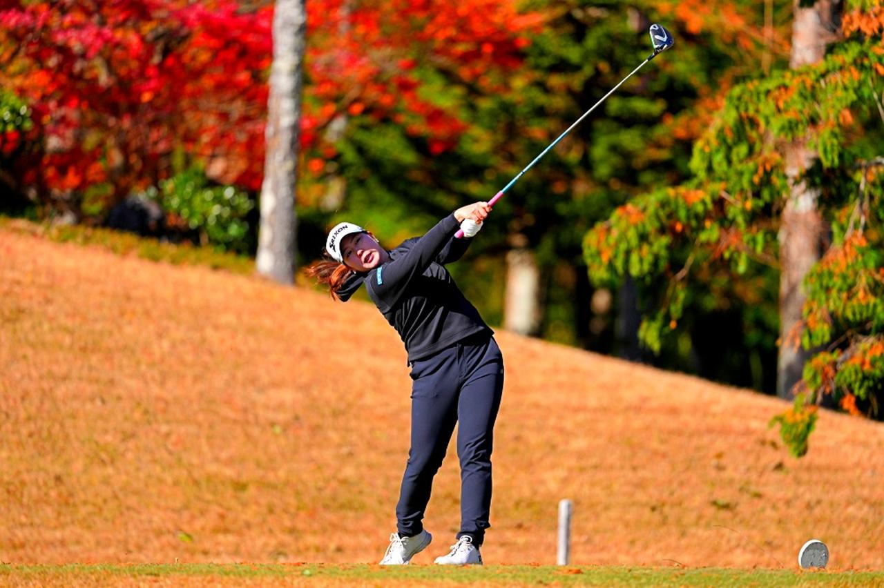 画像 : 12番目の画像 - 【スウィングをチェック】藤本愛菜のドライバーショット（撮影/姉崎正） - みんなのゴルフダイジェスト