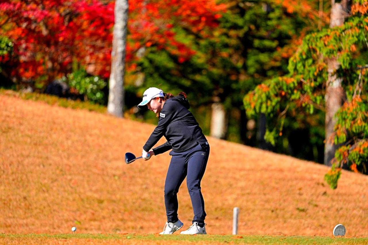 画像 : 8番目の画像 - 【スウィングをチェック】藤本愛菜のドライバーショット（撮影/姉崎正） - みんなのゴルフダイジェスト