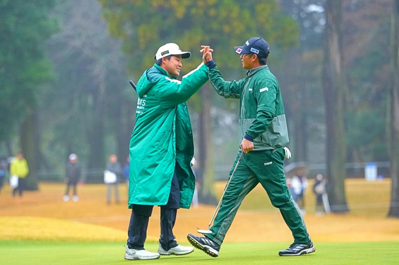 画像 : 5番目の画像 - 【写真見る】女子・男子・シニアの3ツアーズ名場面（撮影/姉崎正） - みんなのゴルフダイジェスト