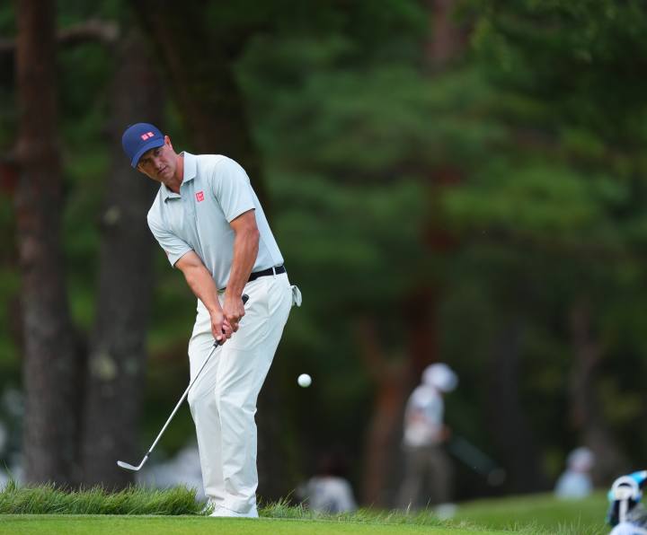 画像: ゴルフを楽しむために必要なのは自分の球をつくることだと話すアダム