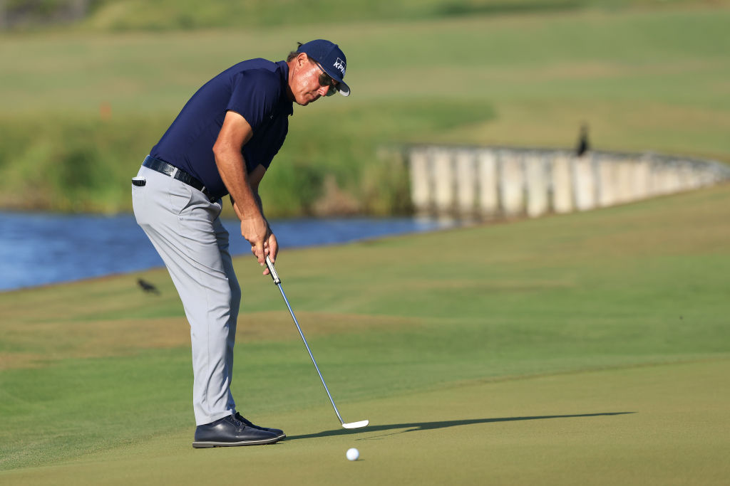 画像: ミケルソンが使ってる「L字パター」はなにがいい？アマチュアが使うメリットはある？ - みんなのゴルフダイジェスト