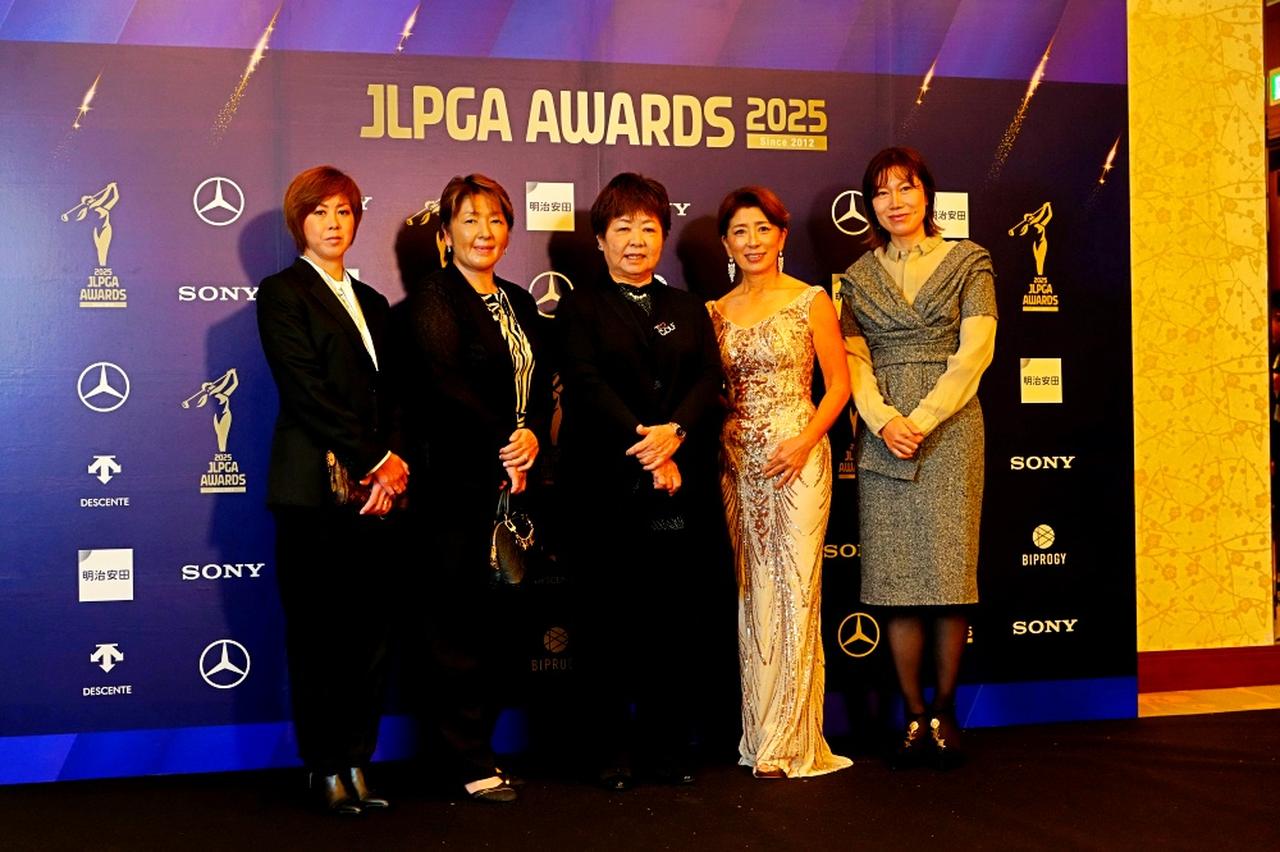 画像 : 酒井千絵、福嶋浩子、島袋美幸、二階堂美加、李知姫