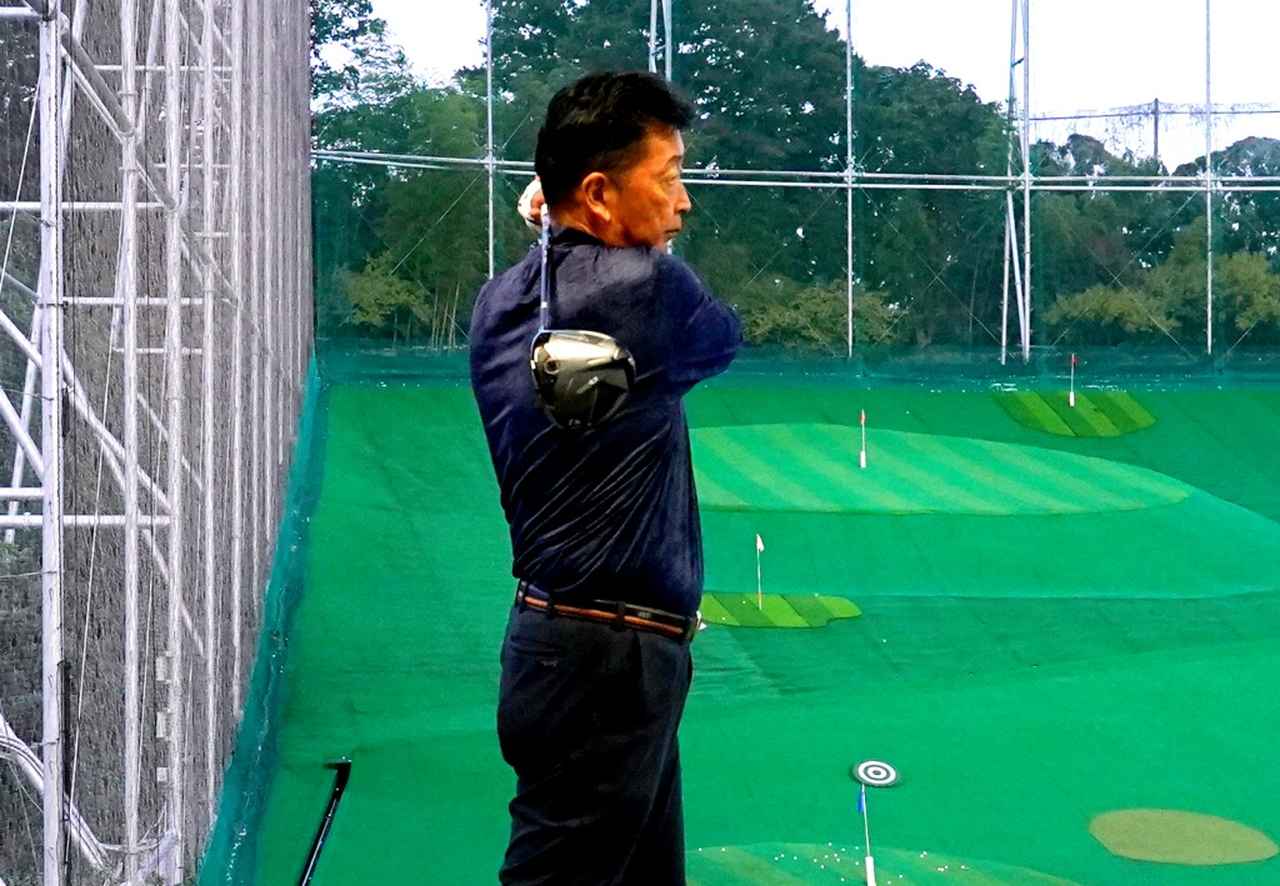 画像: フィニッシュが止まる力加減で打つこと