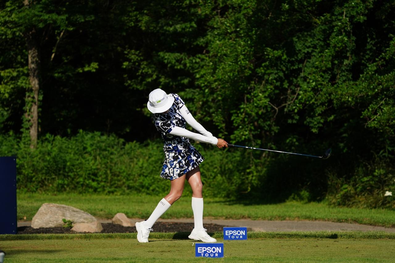 画像 : P8（シャフトが地面と平行）