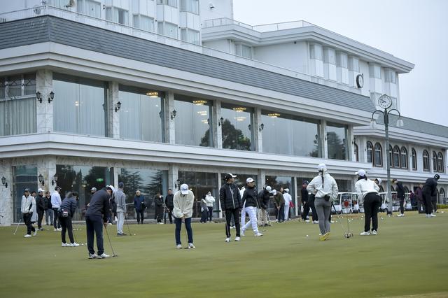 画像: ジュニアにとって冬のメインイベントともいえる大会。関東以外からの参加も多い