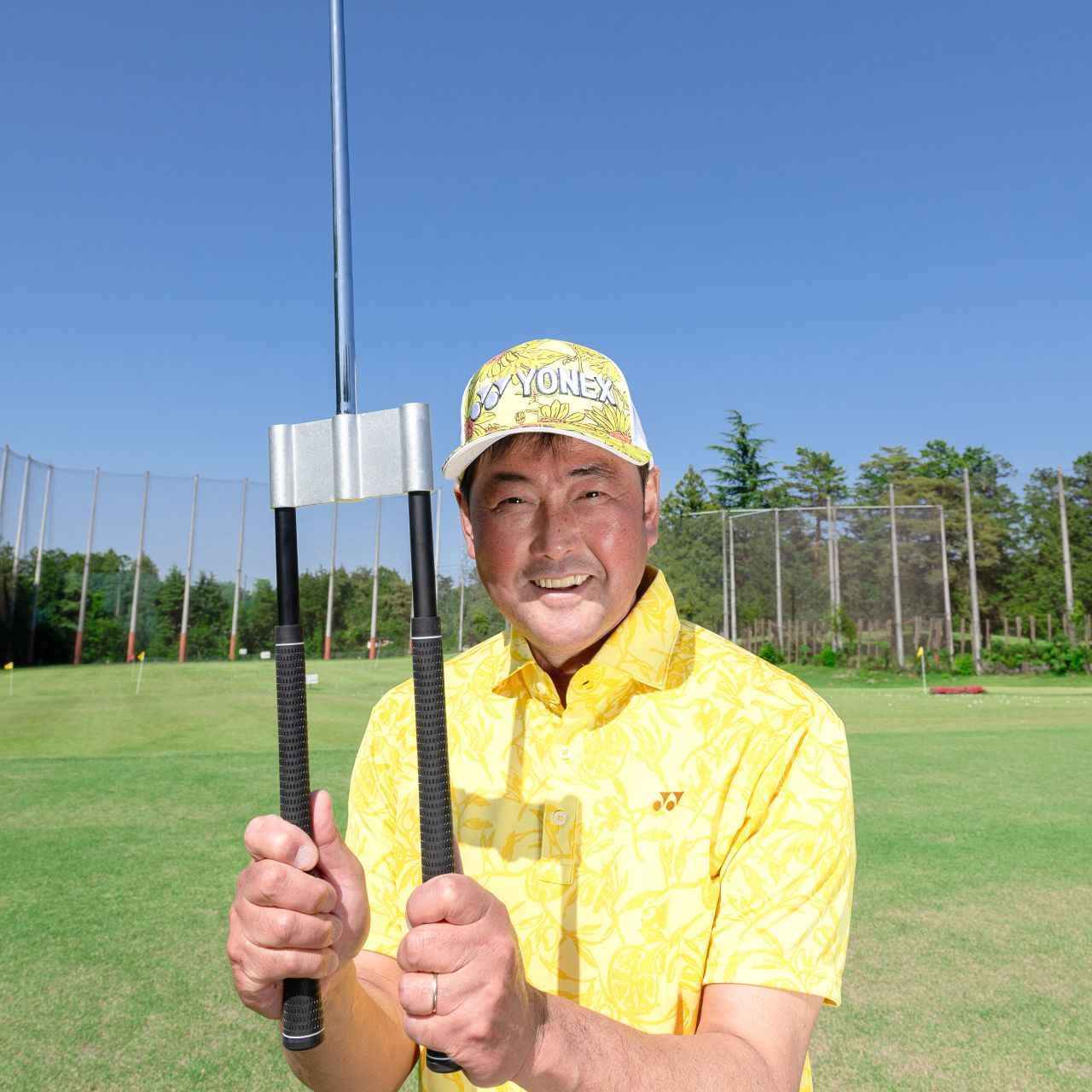 画像: 岩井姉妹の先生!永井哲二コーチ考案「ダブルグリップアイアン」【ナイスショットのカギは胸の前の三角形にあり】