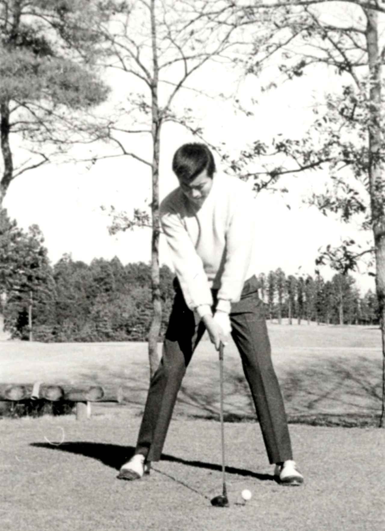 画像 : 1番目の画像 - 【貴重写真・プロデビュー前】22歳ジャンボ尾崎のドライバーショット連続写真 - みんなのゴルフダイジェスト