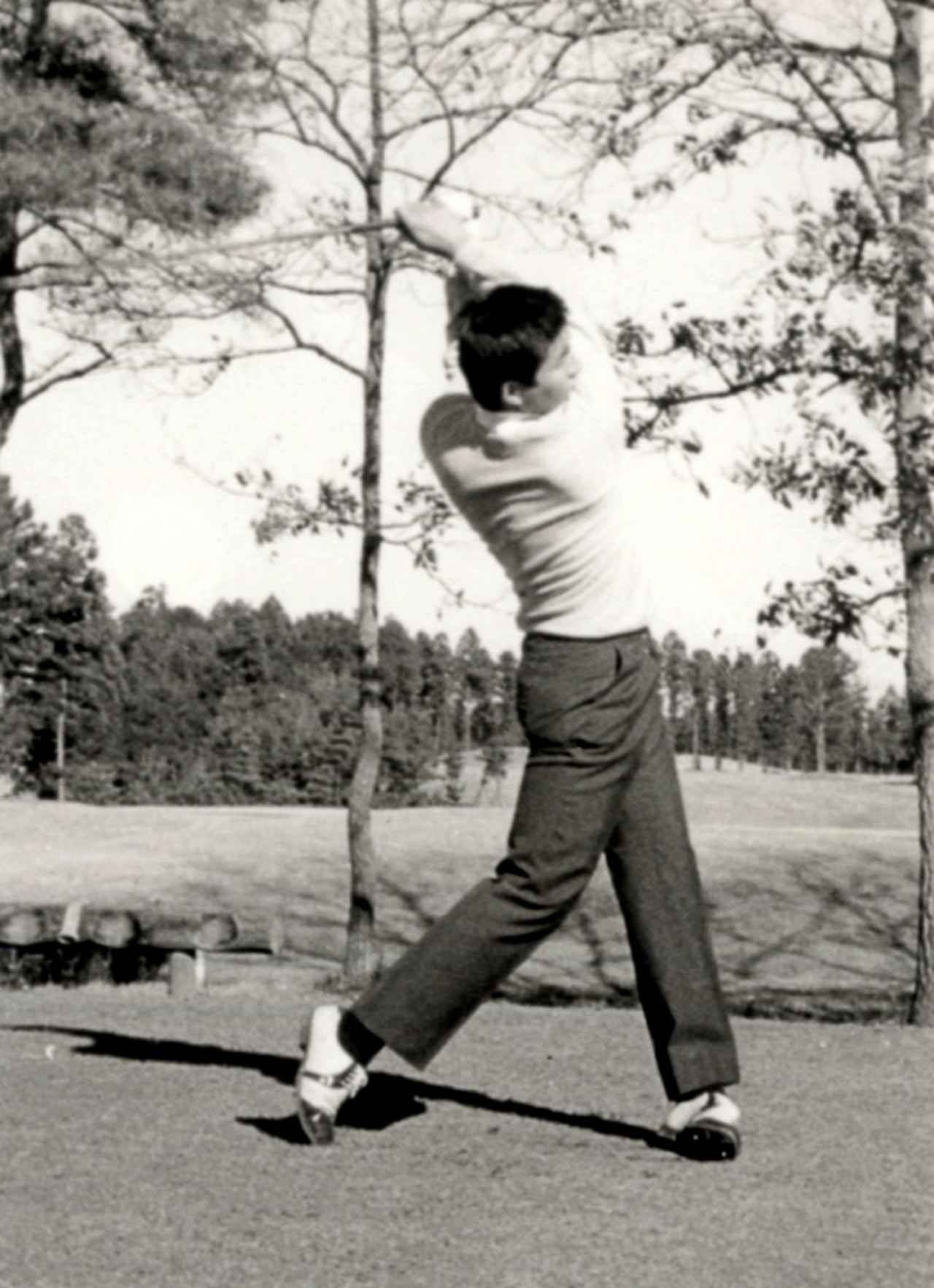 画像 : 14番目の画像 - 【貴重写真・プロデビュー前】22歳ジャンボ尾崎のドライバーショット連続写真 - みんなのゴルフダイジェスト