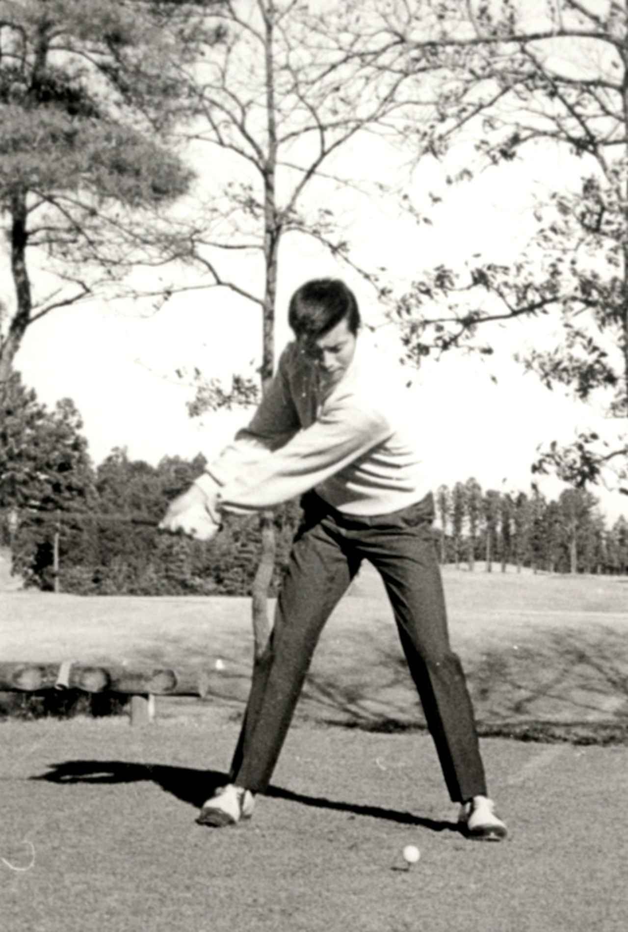 画像 : 4番目の画像 - 【貴重写真・プロデビュー前】22歳ジャンボ尾崎のドライバーショット連続写真 - みんなのゴルフダイジェスト