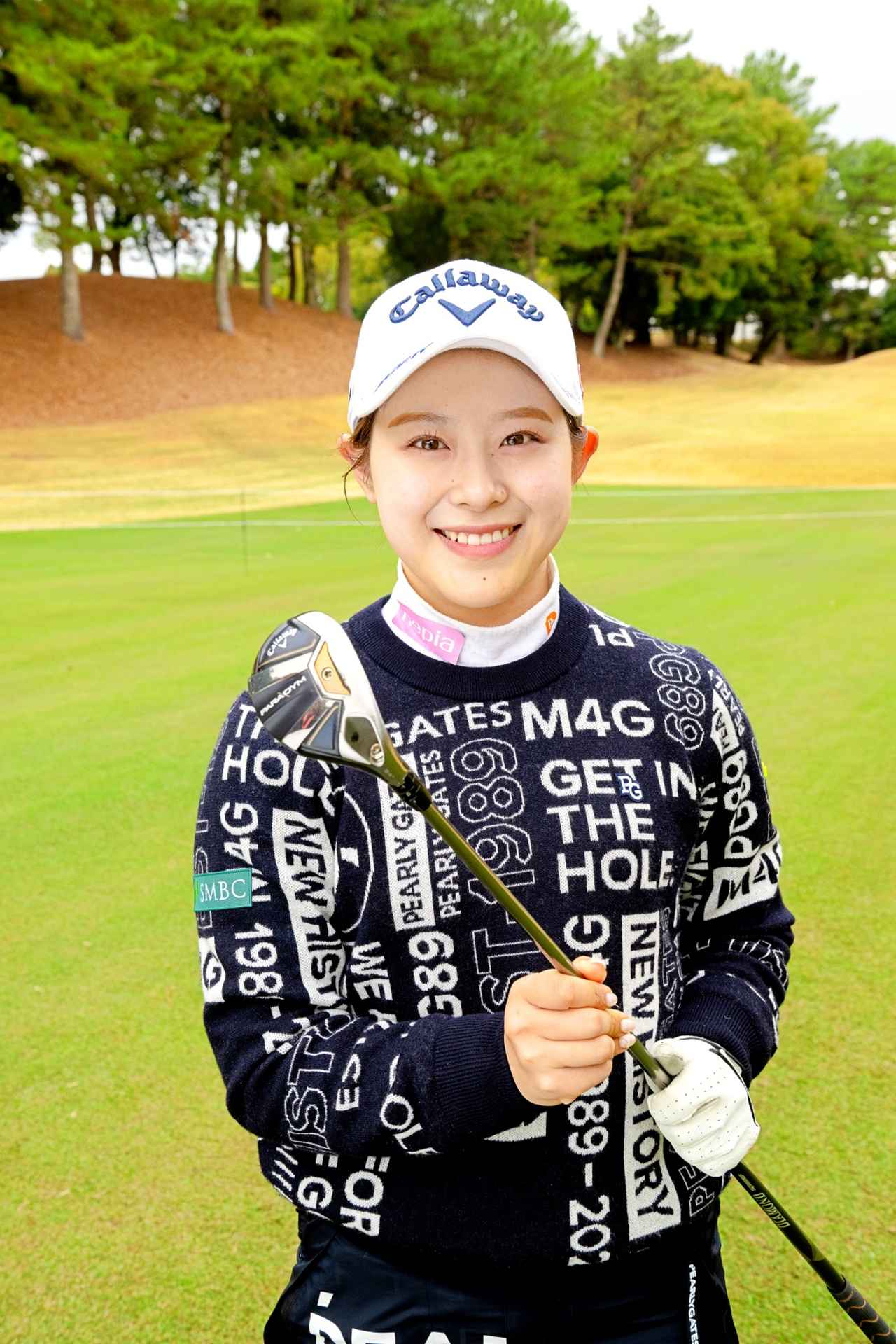 画像 : 21番目の画像 - 【写真22枚】ネクタイコーデやミニ丈スカート、美少女系スマイルの吉田鈴 - みんなのゴルフダイジェスト