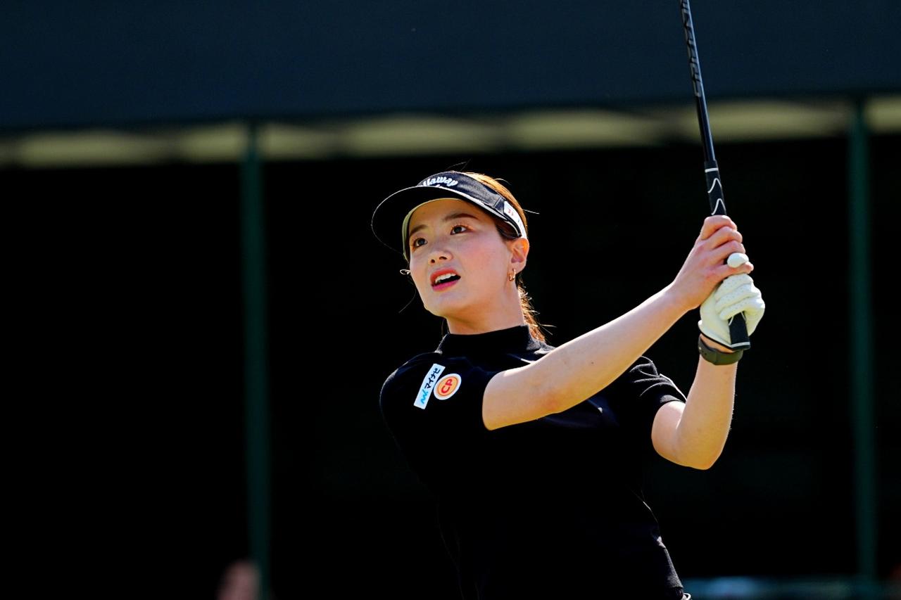 画像 : 12番目の画像 - 【写真13枚】青木香奈子の美脚を見せたドレスアップ姿など - みんなのゴルフダイジェスト