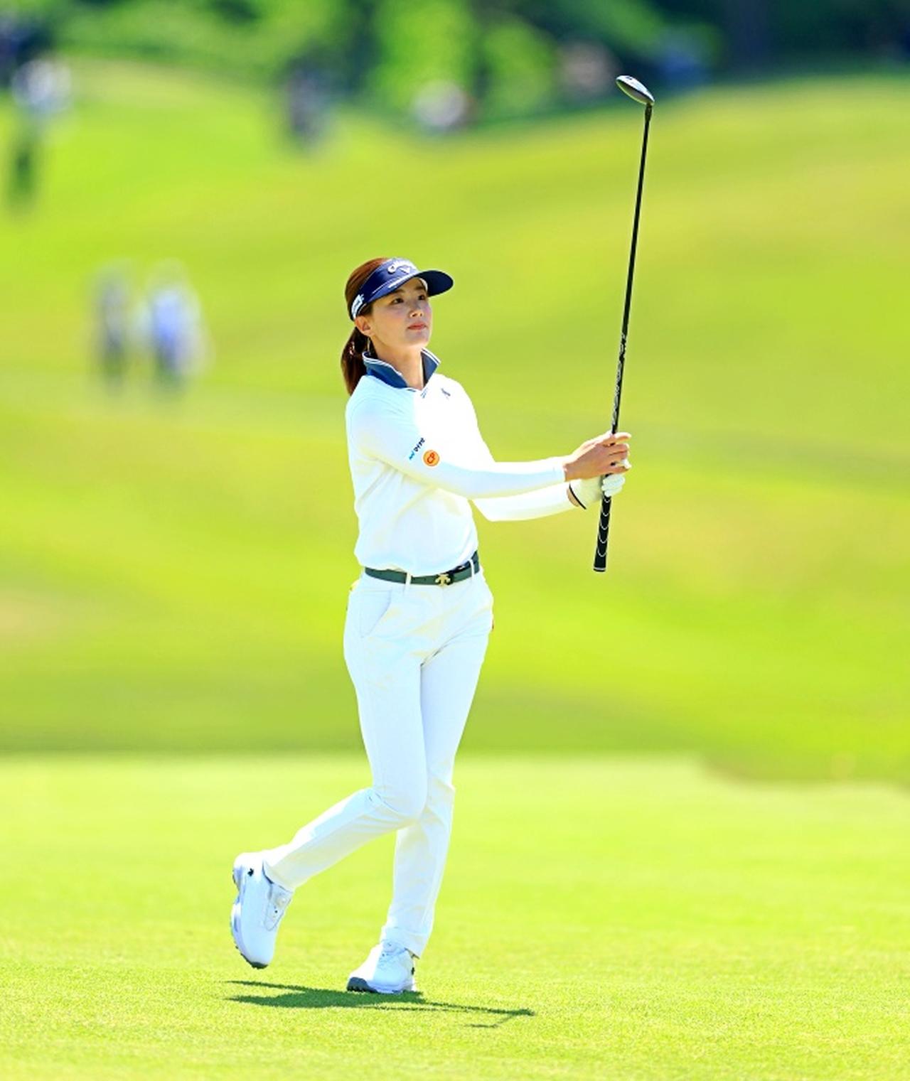 4番目の画像 - 【写真13枚】青木香奈子の美脚を見せたドレスアップ姿