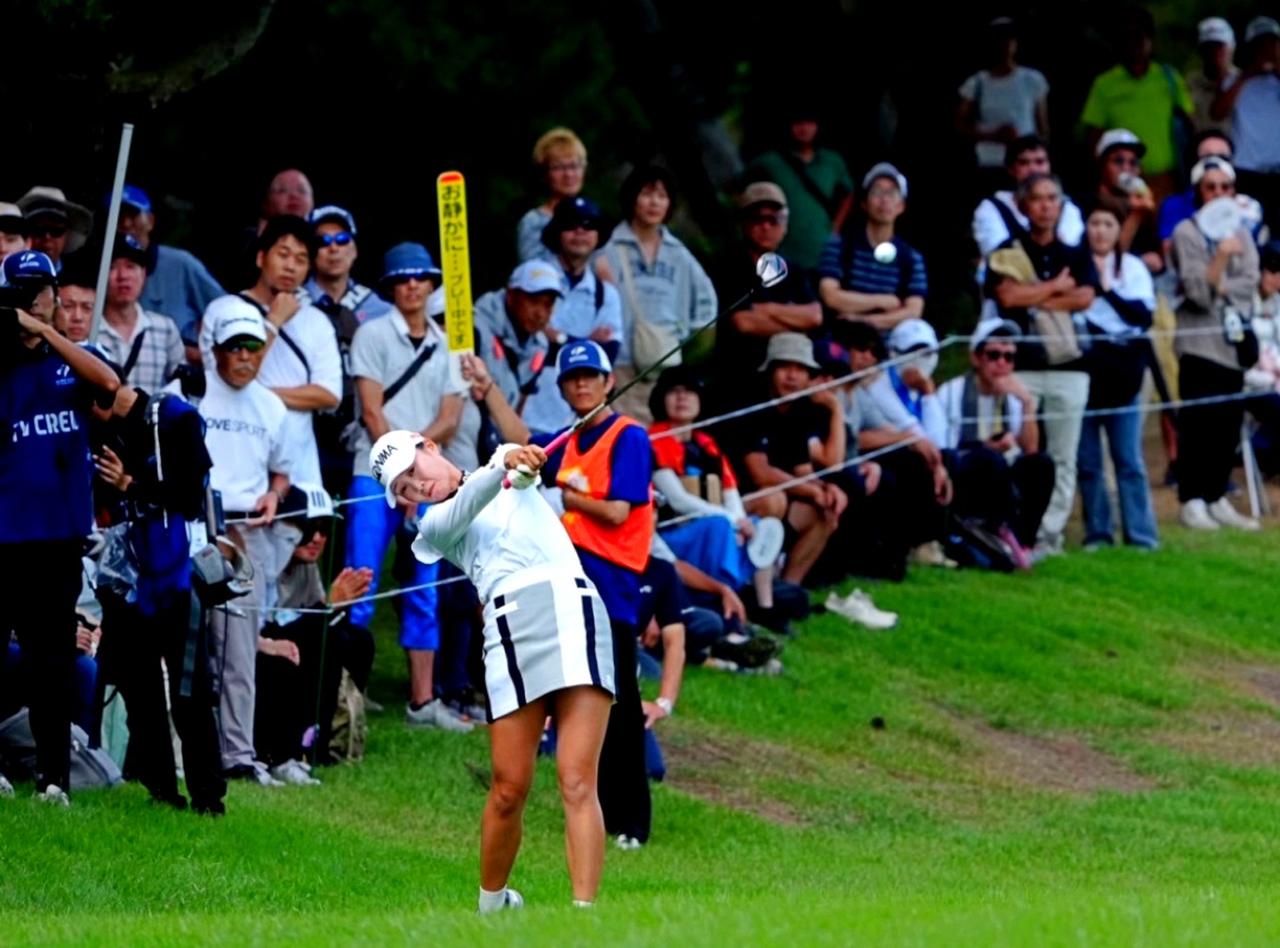 画像 : 13番目の画像 - 【写真を見る】メジャーを制した金澤志奈のウェア姿とドレス姿のギャップが最高 - みんなのゴルフダイジェスト