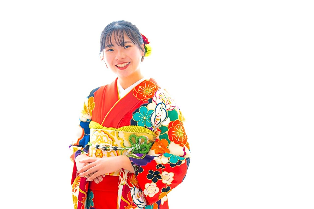 画像 : 2番目の画像 - 【写真を見る】笑顔がキュートな菅楓華のプレーぶりとドレス＆着物姿をチェック - みんなのゴルフダイジェスト