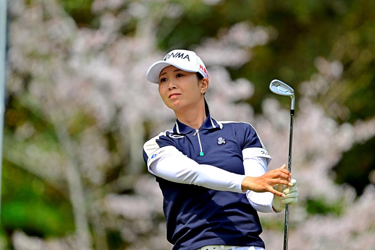 画像 : 3番目の画像 - 【写真を見る】メジャーを制した金澤志奈のウェア姿とドレス姿のギャップが最高 - みんなのゴルフダイジェスト