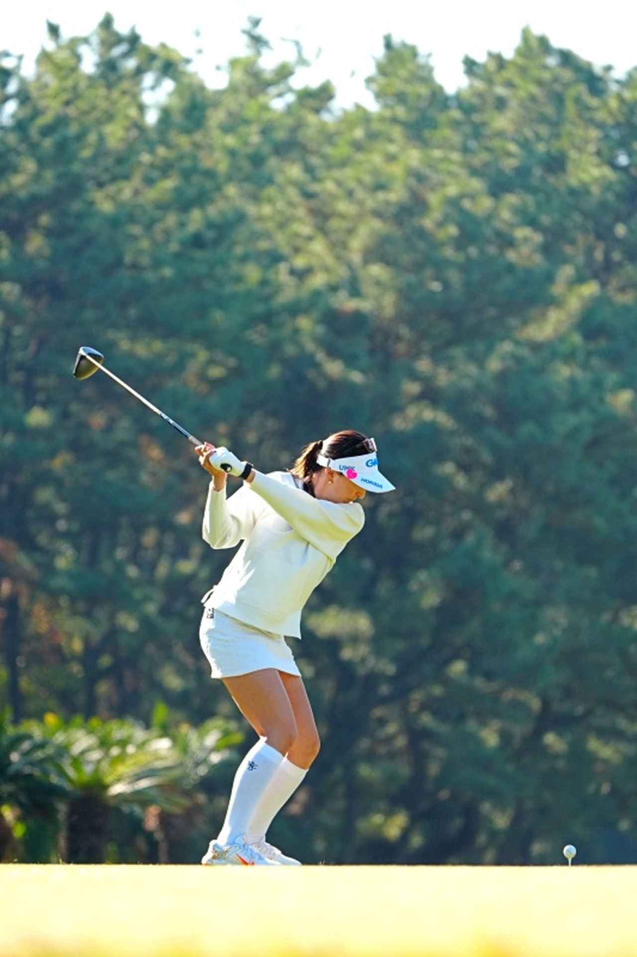 画像 : 13番目の画像 - 【写真を見る】モデル級の脇元華、スウィングやドレス姿でファンを魅了 - みんなのゴルフダイジェスト