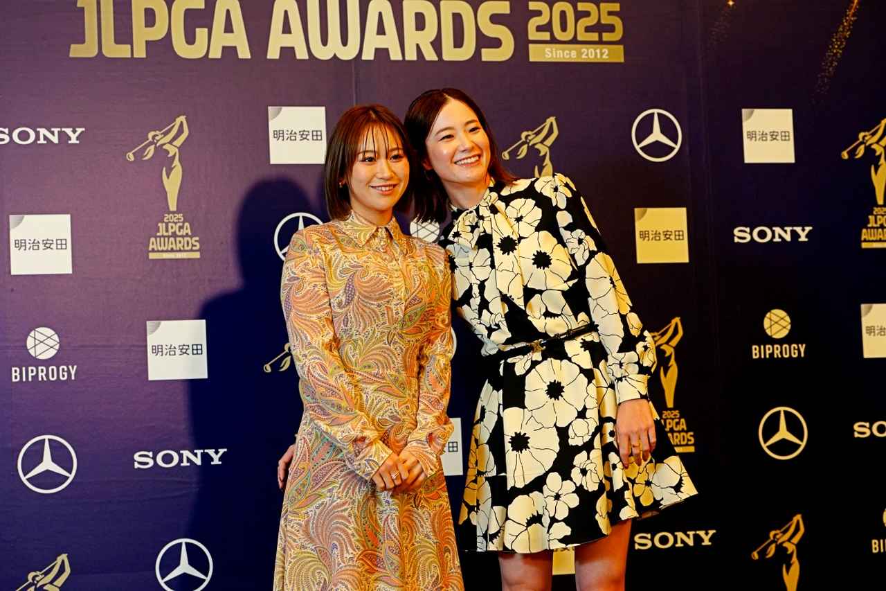 画像 : 1番目の画像 - 【写真13枚】青木香奈子の美脚を見せたドレスアップ姿など - みんなのゴルフダイジェスト