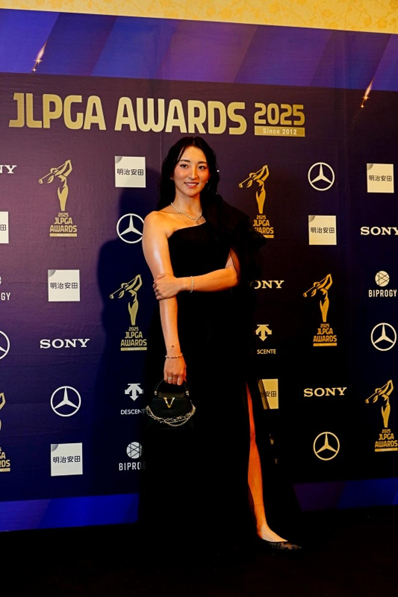 画像 : 5番目の画像 - 【写真を見る】モデル級の脇元華、スウィングやドレス姿でファンを魅了 - みんなのゴルフダイジェスト