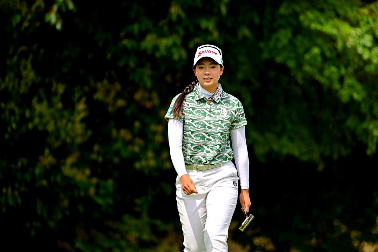 画像 : 5番目の画像 - 【写真を見る】笑顔がキュートな菅楓華のプレーぶりとドレス＆着物姿をチェック - みんなのゴルフダイジェスト