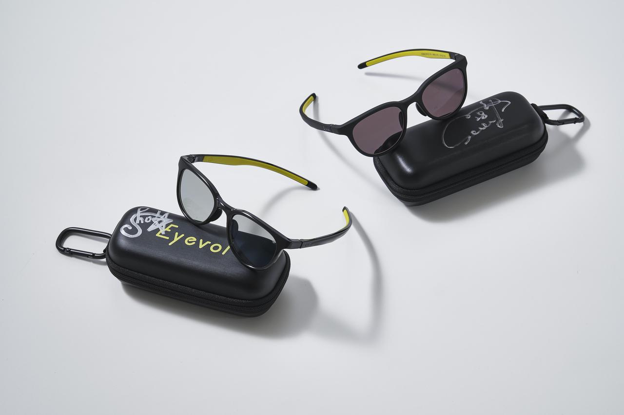 画像: 【左】大西翔太のサイン入り 【右】青木瀬令奈のサイン入り