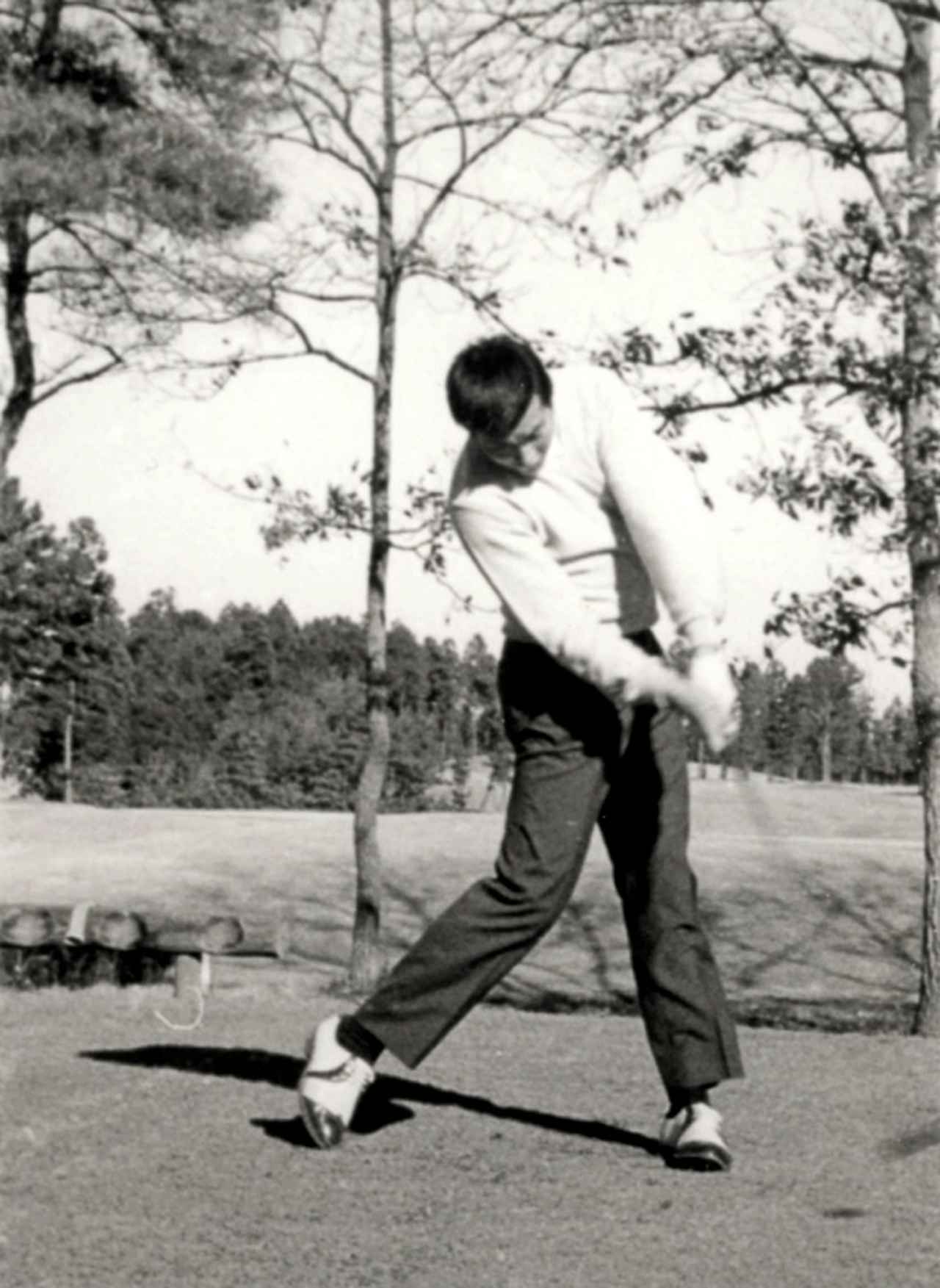 画像 : 8番目の画像 - 【貴重写真・プロデビュー前】22歳ジャンボ尾崎のドライバーショット連続写真 - みんなのゴルフダイジェスト