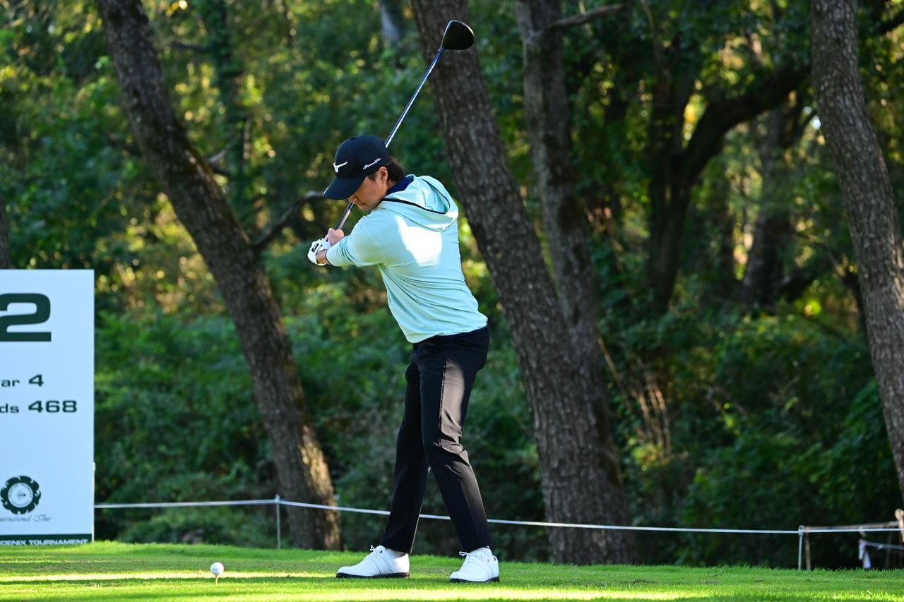 画像 : 3番目の画像 - 【連続写真10枚】平田憲聖のドライバースウィング斜め前方（撮影/有原裕晶） - みんなのゴルフダイジェスト