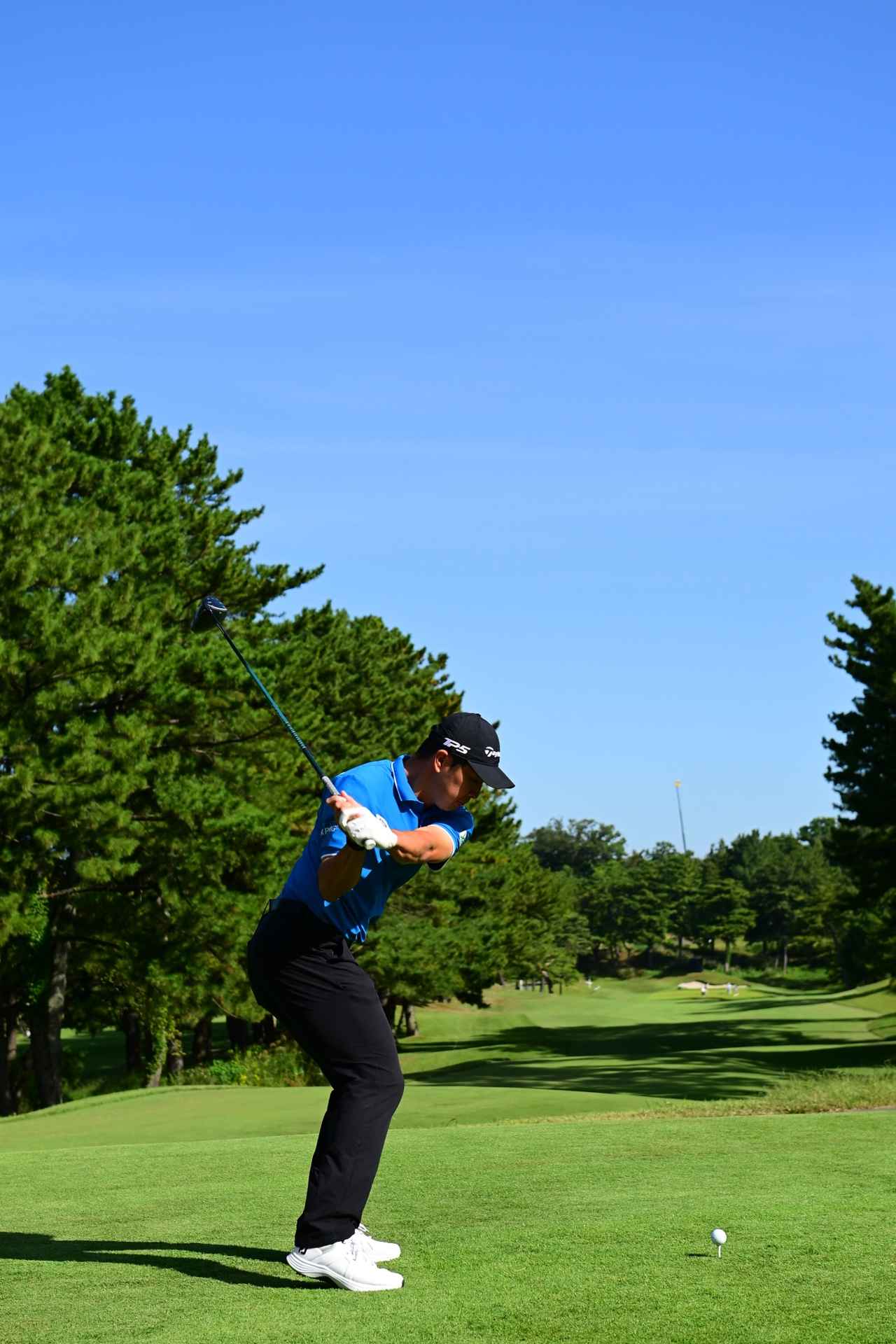 画像 : 5番目の画像 - 【連続写真10枚】中島啓太のドライバースウィング後方（撮影/有原裕晶） - みんなのゴルフダイジェスト