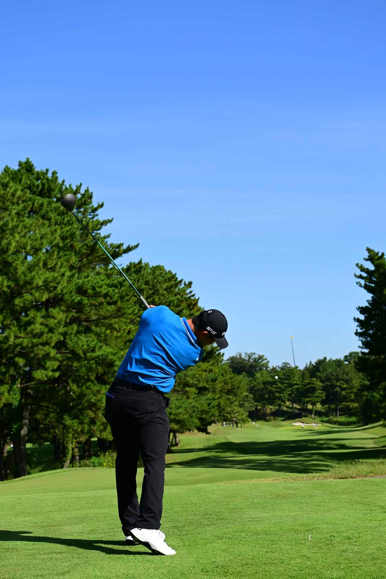 画像 : 9番目の画像 - 【連続写真10枚】中島啓太のドライバースウィング後方（撮影/有原裕晶） - みんなのゴルフダイジェスト