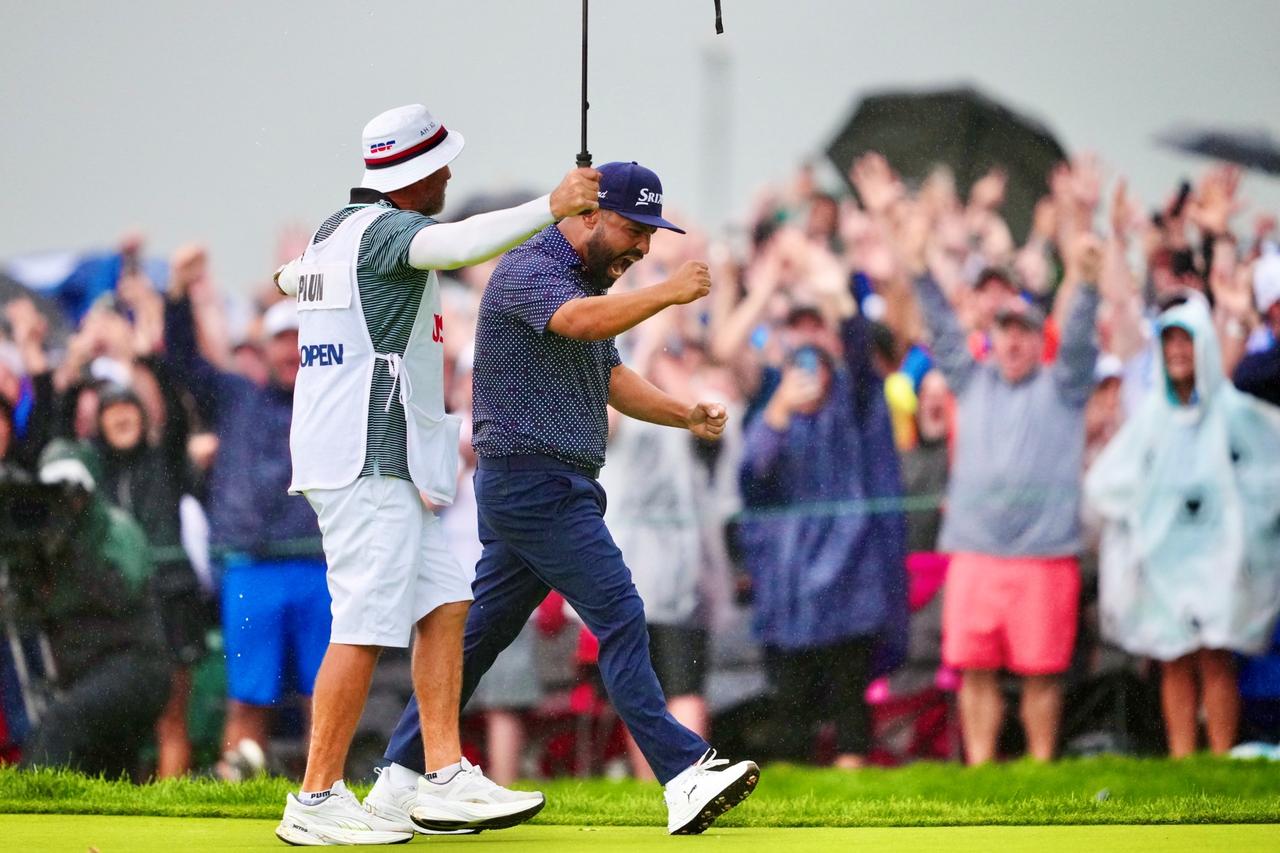 画像: 雨の中のサバイバルレース、20メートルのバーディパットを捩じ込んだJ・J・スパーンが全米オープンで感涙のメジャー初V - みんなのゴルフダイジェスト