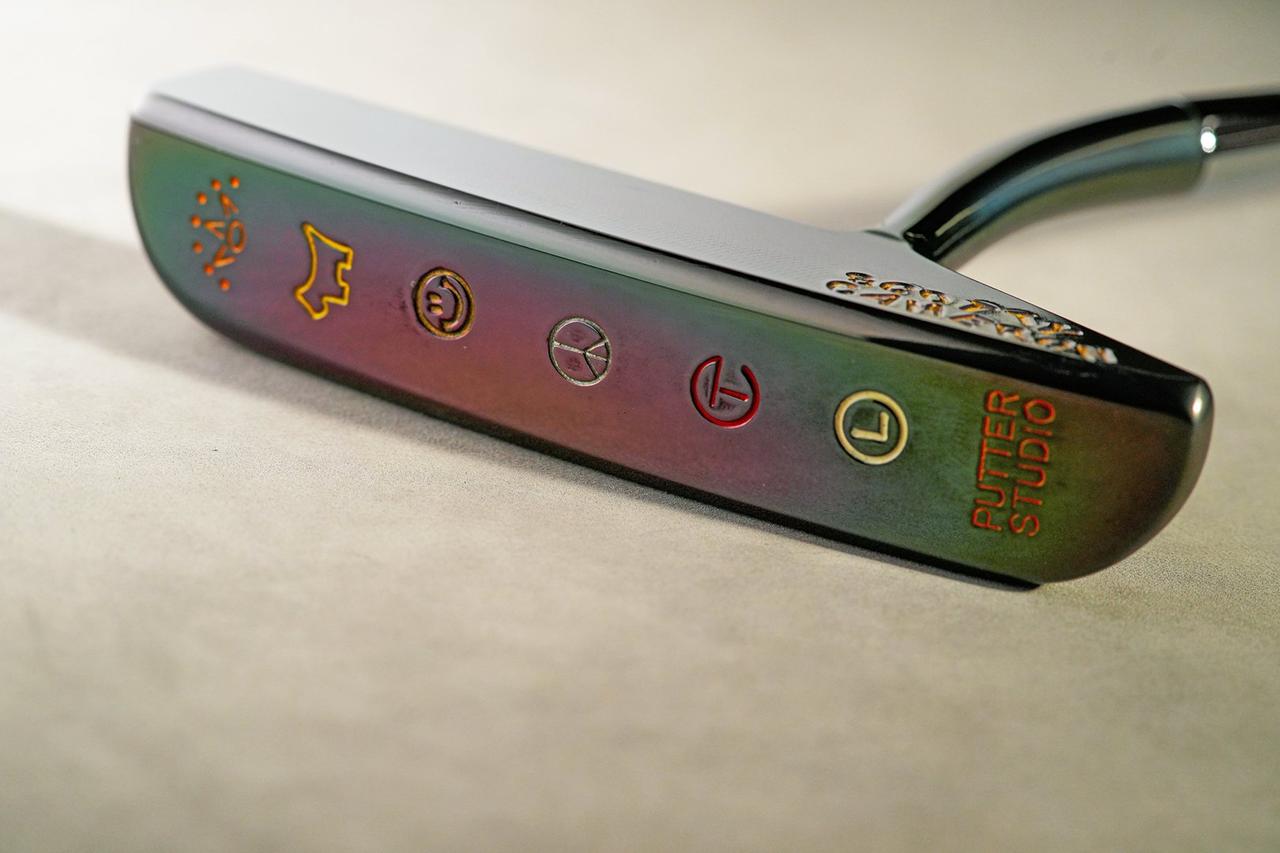 画像: 7ポイントクラウン、スコッティドッグ、スマイルなど、6つのスタンプが刻印されている