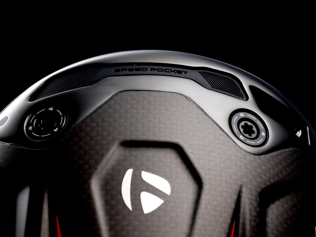 画像1: 『Qi4D』ドライバーの4モデルすべてに搭載される貫通型スピードポケット（写真は『Qi4D』と『Qi4D MAX』ドライバー）