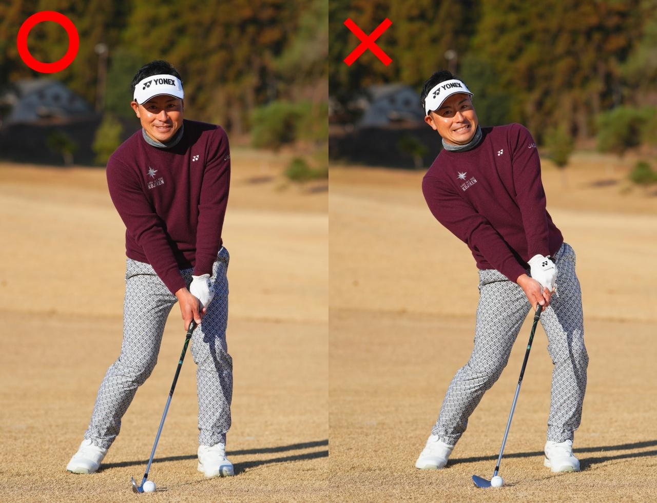 画像: 写真左のように左足1本で立っているつもりでインパクト。写真右のように右に体重移動するとフェースが開きやすい