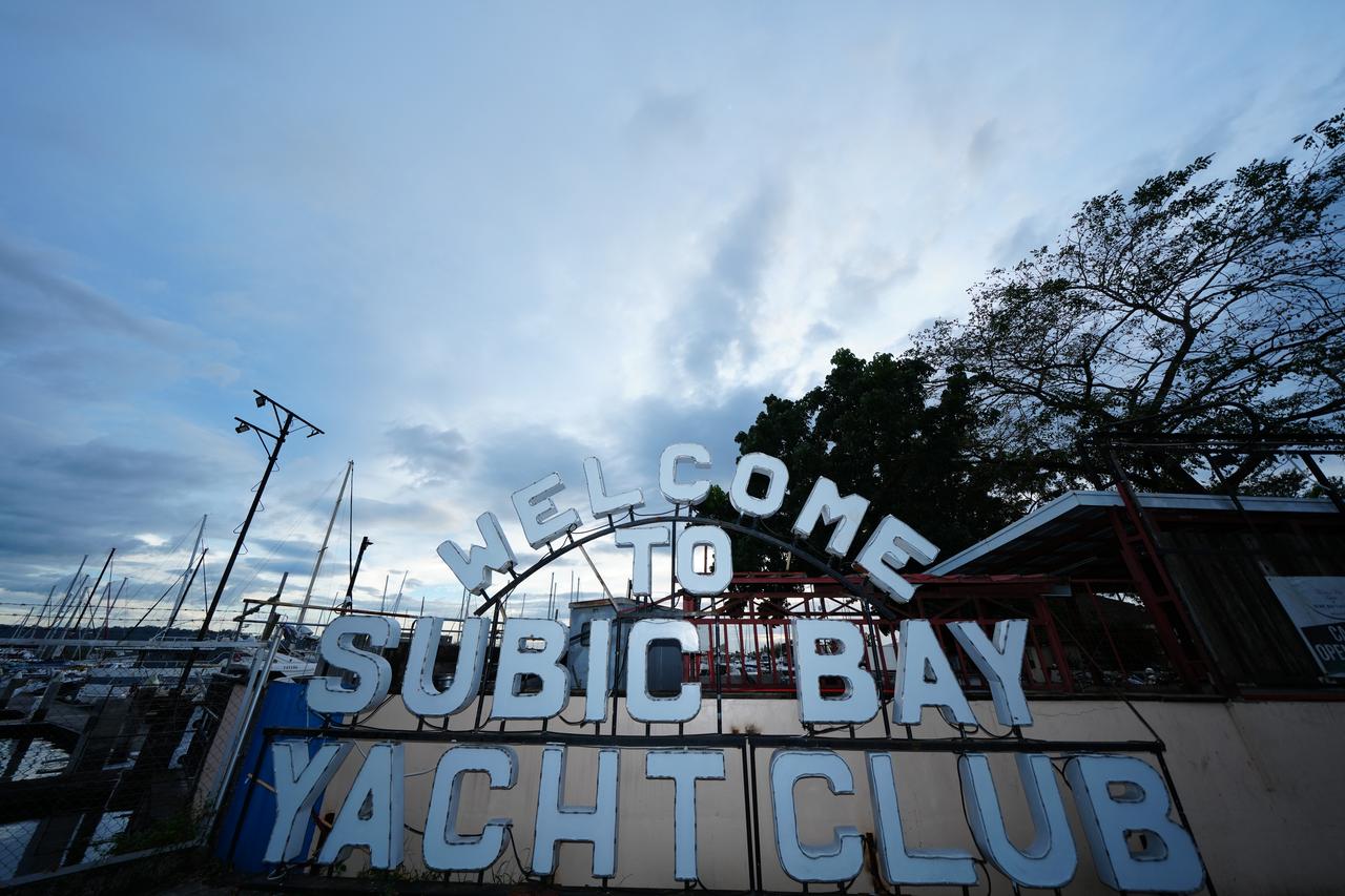 画像: コーヒーやお酒を片手にのんびりできるスポット