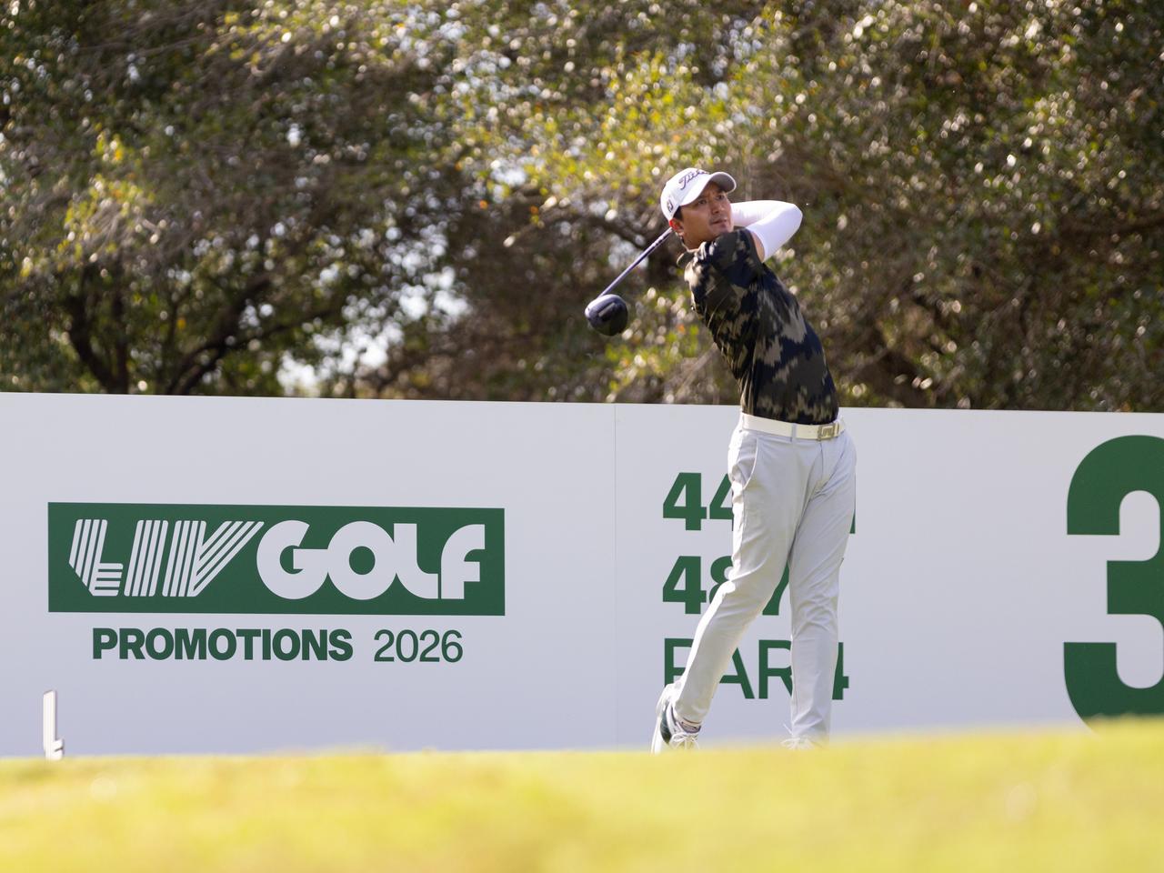 画像: LIVゴルフ経験者のサドム・ケーオカンジャナも2日目に駒を進めた. (Photo by Mike Stobe/LIV Golf)