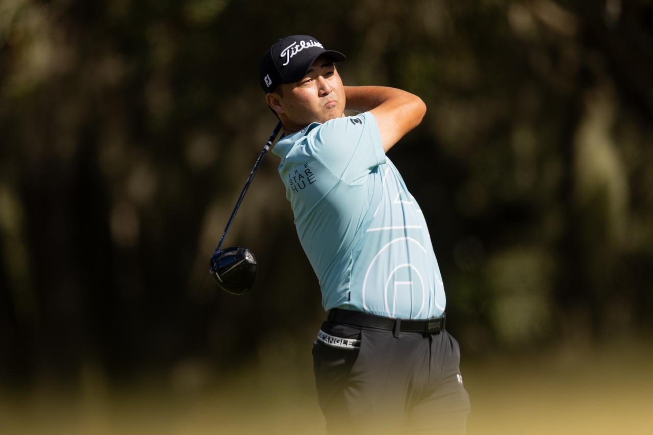 画像: 今週好調で、2位に2打差をつけて首位に立つリチャード・T・リー（Photo by Mike Stobe/LIV Golf）